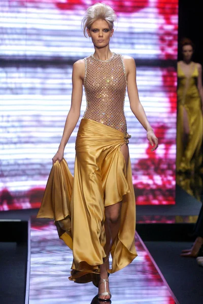 Look 48